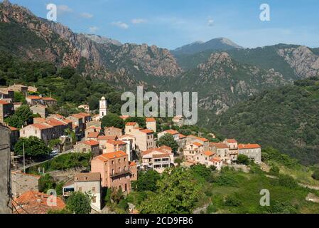 France, Corse du Sud, Porto, Golfe de Porto classé au patrimoine mondial de l'UNESCO, village perché d'Ota Banque D'Images