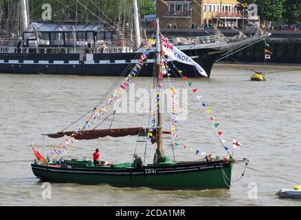 Cockle Boat Endeavour à 80e anniversaire opération Dynamo Dunkirk évacuation petits navires rallye commémoratif, St. Catherine's Docks, Londres 2020. Banque D'Images