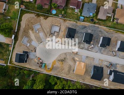Une vue aérienne résidentielle d'un nouveau développement de logement construit d'une nouvelle maison en construction Banque D'Images