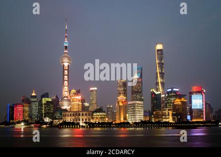 Centre d'affaires de Shanghai, paysage urbain au coucher du soleil en Chine Banque D'Images