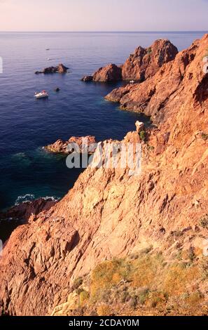 Côte de la Corniche d'or à Esterel Banque D'Images