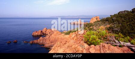 Côte de la Corniche d'or à Esterel Banque D'Images