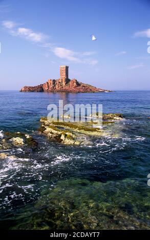 L'île dorée avec sa tour crénelée Banque D'Images