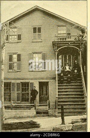 . Histoire des écoles américaines pour les sourds, 1817-1893 . Mme Mary G. porter, Medford, Mass. •Mme D. N. Skillings, Winchester, Mass R. H. Stevenson, 58, rue Chestnut, Boston.Mme Frederic Winsor, Weston, Mass Benjamin R. Whitney, West Medford, Mass. Comité d'admission et de sortie. Mme R. H. Stevenson, Mlle Fannie Brooks, Mme N. P. Hallowell. Comité de la souse.Mlle Fannie Brooks, Mme L. W. Conant. OFFICIERS. Présidente, Sarah Fuller. Vice-présidente, Ellen R. Dwight. Trésorier, N. P. Hallowell, Sears Building, Boston. Secrétaire, Sarah W. Hallowell. Médecin, John L. Coffin, ][. Banque D'Images