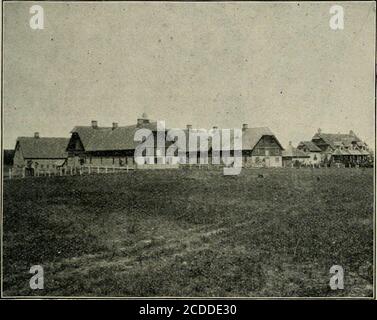 . Canada; un texte-livre descriptif . eer du Royaume. Lord Strathcona a donné de très grandes sommes aux établissements d'enseignement de Montréal et, avec Lord Mount Stephen, un autre canadien de famille, a fondé l'hôpital Royal Victoria de cette ville au coût de deux millions de dollars. Il n'est pas étonnant que tous les Canadiens soient fiers de lui. Strathcona Horse. CANADA. 19 lorsque nous considérons la taille et la richesse du pays, la poplation de Canadas est très petite, car Londres a à elle seule presque autant d'habitants que l'ensemble du Dominion. La population augmente rapidement, mais il y a beaucoup de place pour tous ceux qui viennent. Dans le o Banque D'Images