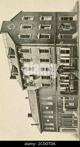 . L'histoire de Lancaster: Ancienne et nouvelle; étant une histoire narrative de Lancaster, Pennsylvanie, forme 1730 à l'année centenaire 1918 . Que, après examen, ils recommandent le retrait des grandes piles et des lieux de feu dans le bâtiment et le chauffage avec un four dans la cave; que la troisième étage soit installée pour la salle du Conseil, et la chambre d'eau à être équipée des bureaux et des chaises nécessaires pour accueillir les membres La salle est, conçue pour le Conseil commun, dispose de 24 sièges et de bureaux. Président président avec des appropriés et des présentoirs, et place pour le greffier et le reporterin afin d'accommoder Banque D'Images