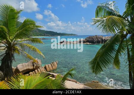 Plage d'Anse Marron, Seychelles. Highlighs sont une piscine d'eau salée naturelle coupée de l'océan en imposant des formations de rochers, la beauté de la plage, Banque D'Images