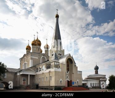 Cathédrale d'entrée de la Très Sainte Theotokos sur Temple à Karaganda. Kazakhstan Banque D'Images