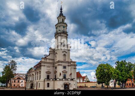 Hôtel de ville dans la vieille ville. Hôtel de ville de Kaunas, Lituanie Banque D'Images