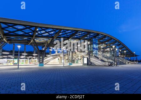 Hanovre, Allemagne - 8 août 2020 : Station de métro MRT Stadtbahn Messe Ost EXPO Plaza en Allemagne. Banque D'Images