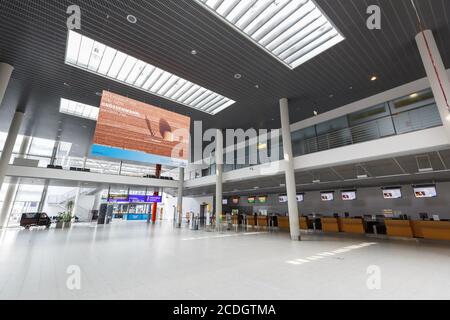 Greven, Allemagne - 9 août 2020 : terminal de l'aéroport Münster Osnabrück (FMO) en Allemagne. Banque D'Images