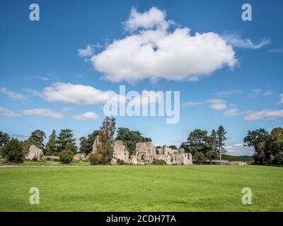 C'est les ruines du monastère cistercien du 11-12ème siècle De l'abbaye de Jervaulx dans les Dales du Yorkshire du Nord près de Village d'East Witton Banque D'Images