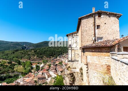 Vue panoramique de Frias, petite ville pittoresque de Burgos, Espagne Banque D'Images