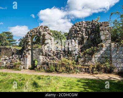 C'est les ruines du monastère cistercien du 11-12ème siècle De l'abbaye de Jervaulx dans les Dales du Yorkshire du Nord près de Village d'East Witton Banque D'Images