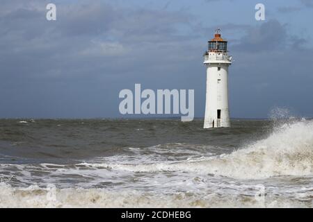 Rivière Mersey à marée haute à New Brighton, Wirral, le 28 août 2020. Photo de Chris Stading Banque D'Images