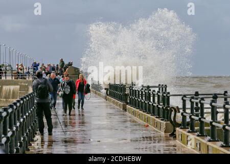 Rivière Mersey à marée haute à New Brighton, Wirral, le 28 août 2020. Photo de Chris Stading Banque D'Images