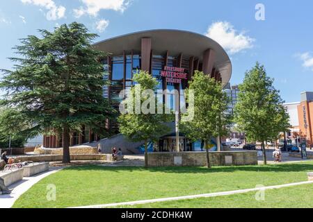 Aylesbury Waterside Theatre, Aylesbury, Buckinghamshire, Royaume-Uni. Banque D'Images