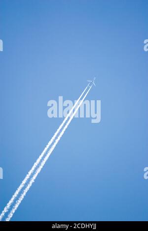 Tracé avion blanc Banque D'Images