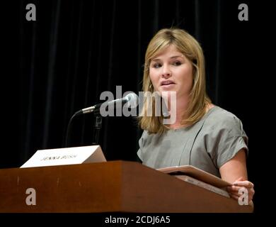 DOSSIER Austin, TX 3 novembre 2007: La première fille Jenna Bush lit dans son premier livre, 'l'histoire d'Ana' comme un auteur en vedette au Texas Book Festival 2007, fondé par sa mère, la première dame Laura Bush. ©Bob Daemmrich/ Banque D'Images