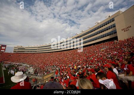 Madison, WI 29 septembre 2007 : football universitaire au stade Camp Randall pendant le match du Wisconsin contre le match de l'État du Michigan lors de la Conférence Big Ten. ©Bob Daemmrich/ Banque D'Images