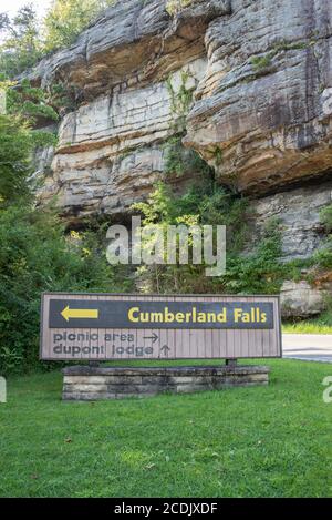 Panneau d'entrée de l'autoroute pour Cumberland Falls dans le Kentucky Banque D'Images