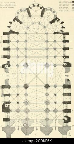 . Revue de l'art chrétien . laisser franches les quatre demi-travaux delancienne nef. Provision for on con-serva for the culte et for the guet la tour degauche (1 ), quon eu Rebâti la tour 1 .Cette circontance du principal prolongé duvieux clocher explicite la déconcertante variéde style du soubassement intérieur de la tour déclocher et autres anomalies de parties avoi-sinantes à des reconstructions ultérières.les premiers travaux, les premiers travaux Comprend l'entrée les deux tours etbaties au XI VE siècle, sont intactes. Les profilsdu triforium fils Banque D'Images