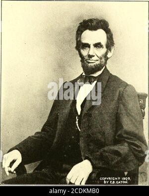 . [Cinq miniatures du Président Lincoln : reproductions de la rare collection de négatifs originaux] . LE PRÉSIDENT DE LA COPYRIGV N O, LINCOLN, LE GÉNÉRAL MCCLELLAN, ET LE GROUPE D'OFFICIERS DE O. O. ANTIETAM. PHOTOGRAPHIÉ PAR BRADY EN OCTOBRE 1862. COPIER RIG H N UNE PHOTOGRAPHIE FAITE PAR BRADY À LINCOLNS DERNIÈRE O. *+. ASSIS JUSTE AVANT SON ASSASSINAT. Banque D'Images