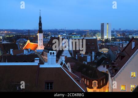 Après-midi de fin d'hiver à Tallinn Banque D'Images