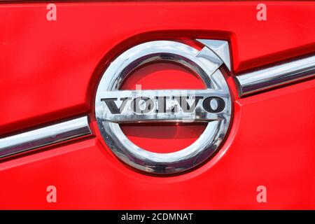 Logo Volvo sur un camion rouge, Allemagne Banque D'Images