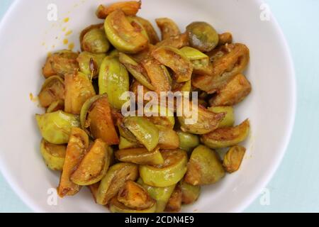 Alevins secs d'aubergines sauvages, Solanum aethiopicum, cuisine locale traditionnelle Banque D'Images