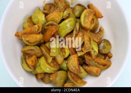 Alevins secs d'aubergines sauvages, Solanum aethiopicum, cuisine locale traditionnelle Banque D'Images