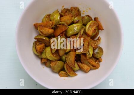 Alevins secs d'aubergines sauvages, Solanum aethiopicum, cuisine locale traditionnelle Banque D'Images