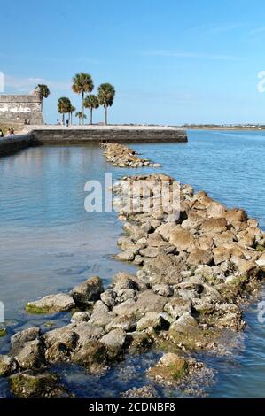 Bord de mer à Saint Augustine, Floride avec le monument Castillo de San Marcos en arrière-plan Banque D'Images