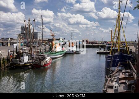 Le port des musées est le point central de la station de vacances sur la mer du Nord. Vue sur le bassin du port 1, également connu sous le nom de port de musée. Banque D'Images