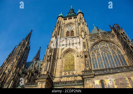 Tours gothiques de la cathédrale Saint-Vitus, Prague, République tchèque Banque D'Images