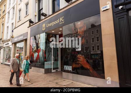 Cork, Irlande. 29 août 2020. Ouverture du magasin Liverpool FC, Cork City. Un magasin éclair du Liverpool FC a ouvert ses portes aujourd'hui à 12:00 sur la rue St Patrick. Le magasin vend la marchandise officielle des gagnants de la Premier League 2020. Credit: Damian Coleman/Alay Live News Banque D'Images