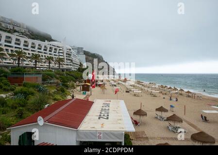 Plage Californie à Sesimbra, Portugal, Europe Banque D'Images