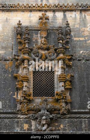 Le célèbre chapterhouse de style Manueline se trouve au couvent du Christ aka Convento de Cristo à Tomar, Portugal, Europe Banque D'Images