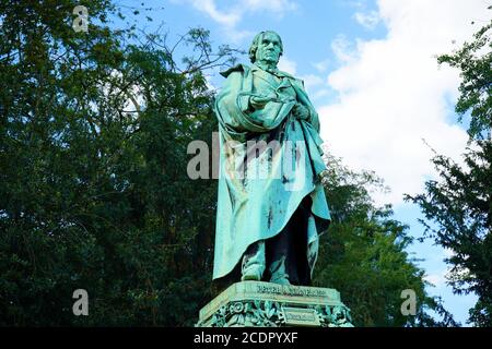 Monument représentant Peter von Cornelius (1783 - 1867), peintre allemand et directeur de l'Académie d'Art. Le monument a été dévoilé en 1879. Banque D'Images