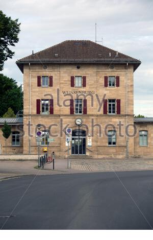 Photo d'une gare ferroviaire prise à Weissenburg, en Bavière Banque D'Images