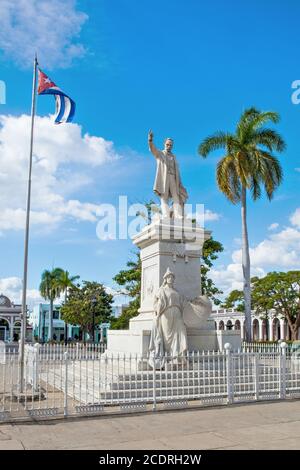 Cienfuegos, Cuba - 17 décembre 2016 : statue de José Marti dans le parc Jose Marti Banque D'Images