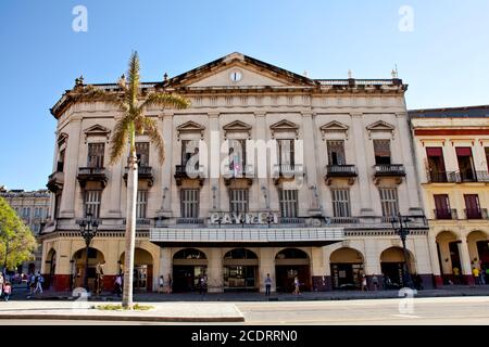 Le célèbre bâtiment Payret à la Havane, le plus grand cinéma de Cuba. Banque D'Images