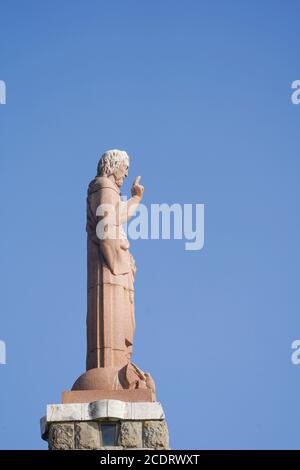 Tarifa Espagne. Statue de Jésus Christus à l'entrée du port de Tarifa, Sagrado Corazon de Jesus, statue de jésus christ, Costa de la Luz, Andalousie, Espagne. Banque D'Images