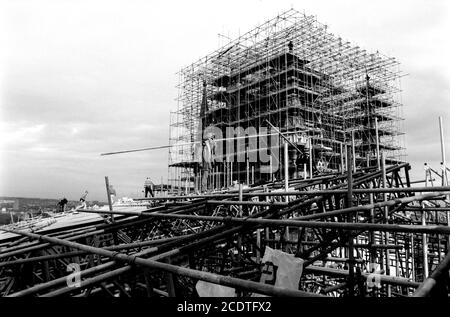 L'échafaudage couvre les chambres St Pancras sur la route Euston à Londres lors d'un projet de rénovation et de réparation à grande échelle à l'extérieur du bâtiment classé de catégorie 1. 10 novembre 1992. Photo: Neil Turner Banque D'Images