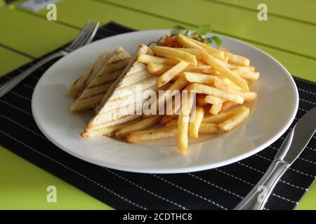 Menu du restaurant. Plats qui donnent au restaurant. Frites. Banque D'Images