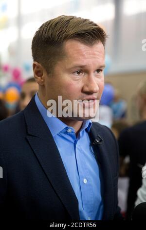 Moscou, Russie. 25 octobre 2014 le quatre fois champion olympique Alexei Nemov pendant la classe de maître ouverte pour les élèves des écoles de sport de la région de Moscou et de Moscou dans le gymnase Dynamo au stade olympique de Moscou, Russie Banque D'Images