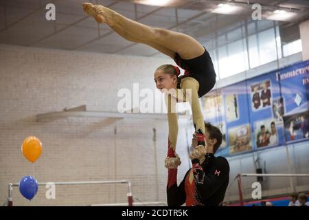 Moscou, Russie. 25 octobre 2014 représentations de jeunes gymnastes à la classe de maître du champion olympique Alexey Nemov dans la salle de sport du stade olympique Dynamo à Moscou, Russie Banque D'Images