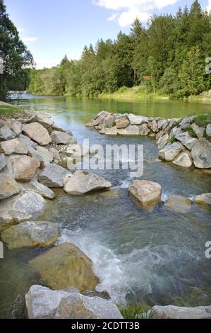 De l'échelle à poissons à l'Isar en Bavière, Allemagne Banque D'Images