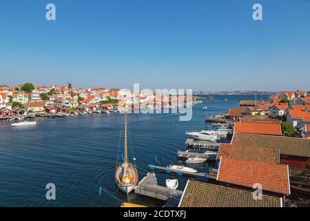 Vue sur Fiskebackskil, un vieux village de bord de mer sur les Suédois côte ouest Banque D'Images