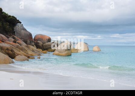 Plage de sable blanc dans le parc national de Wilson colline surplombante Banque D'Images